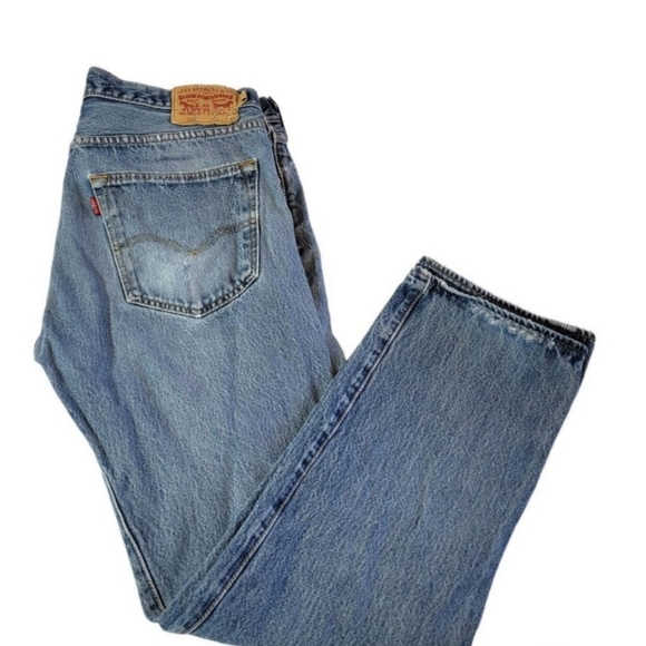 Mens levis size 35x32 - Picture 2 of 3